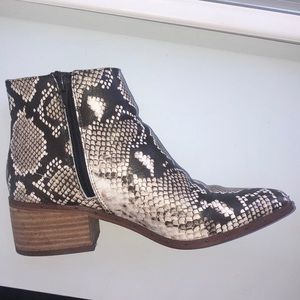 Pointed toe snake print booties
